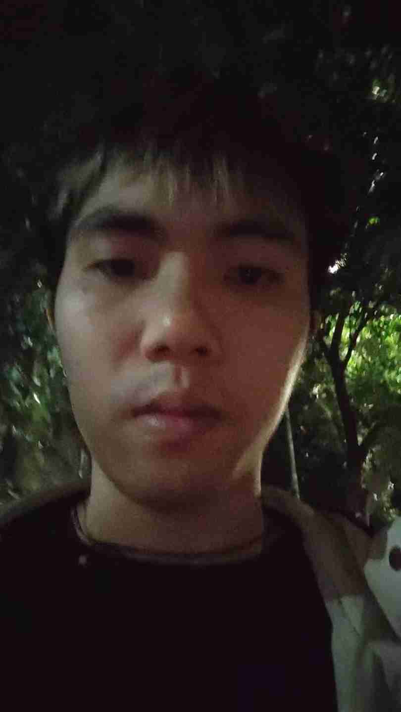 儿子，赶快回来，奶奶快不行了。