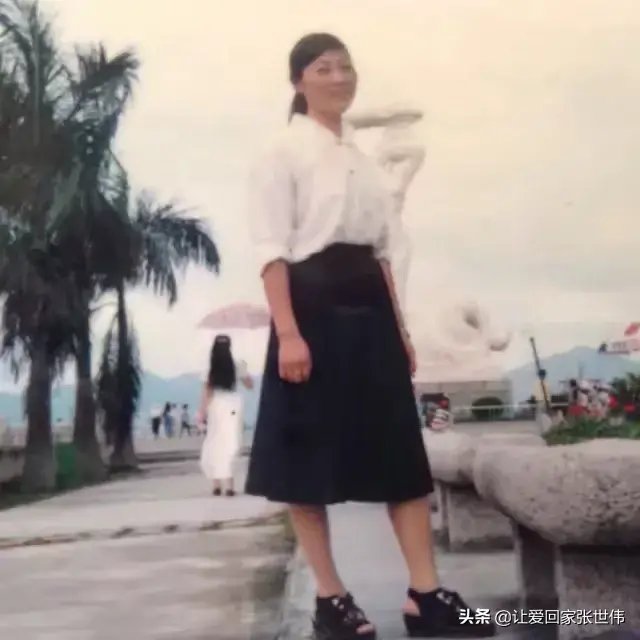 向启秀，湖北省恩施市芭蕉侗族乡黄连溪村人，1968年12月13日(农历)生人，1996年7月在深圳福田区石厦村石川电子厂打工时与家里失去联系至今，据悉有到过湖南龙山并与一个叫方章(音)洪的人有关。20多年来家人一直在极力寻找她，企盼大家帮忙