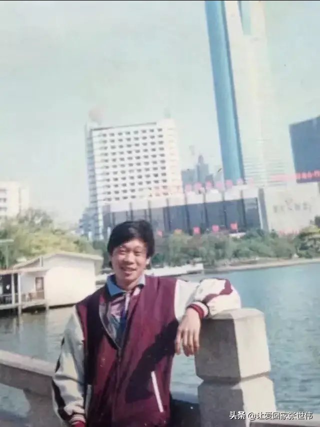 向启秀，湖北省恩施市芭蕉侗族乡黄连溪村人，1968年12月13日(农历)生人，1996年7月在深圳福田区石厦村石川电子厂打工时与家里失去联系至今，据悉有到过湖南龙山并与一个叫方章(音)洪的人有关。20多年来家人一直在极力寻找她，企盼大家帮忙