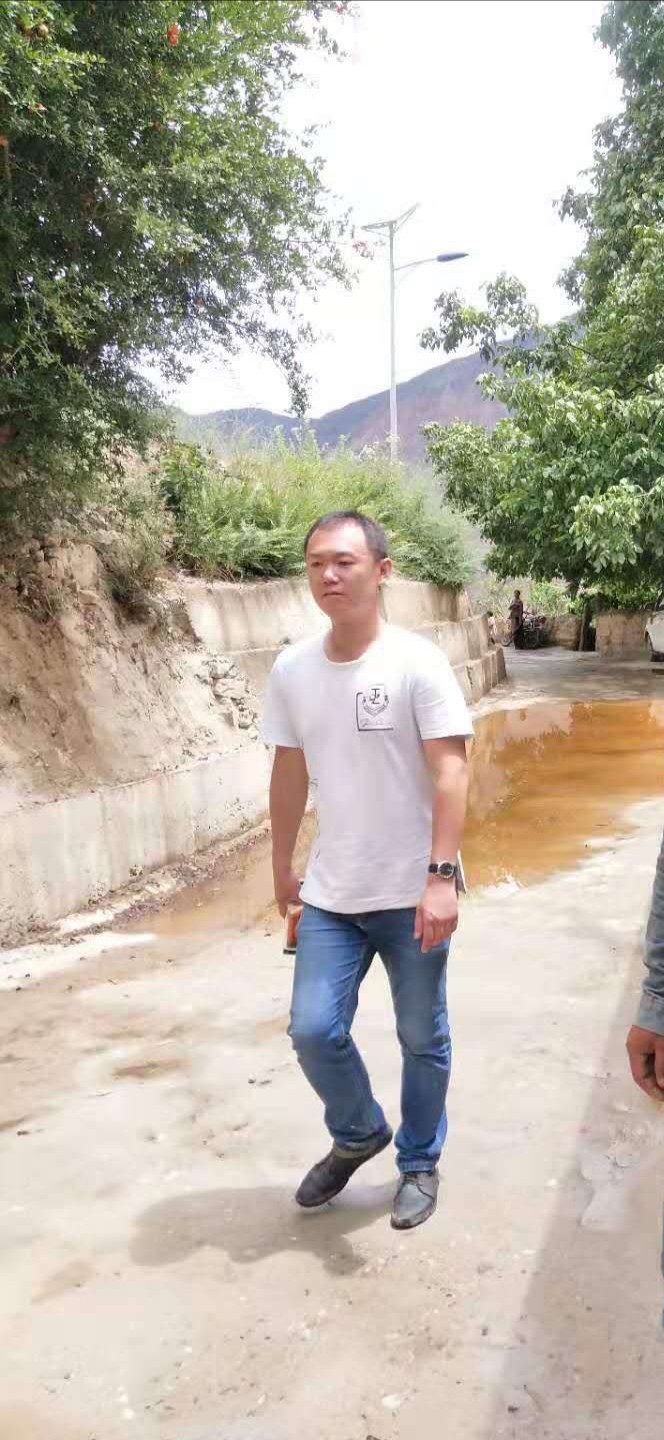 你在哪呀,快回来吧,我和孩子不能没有你,不管什么都一起面对