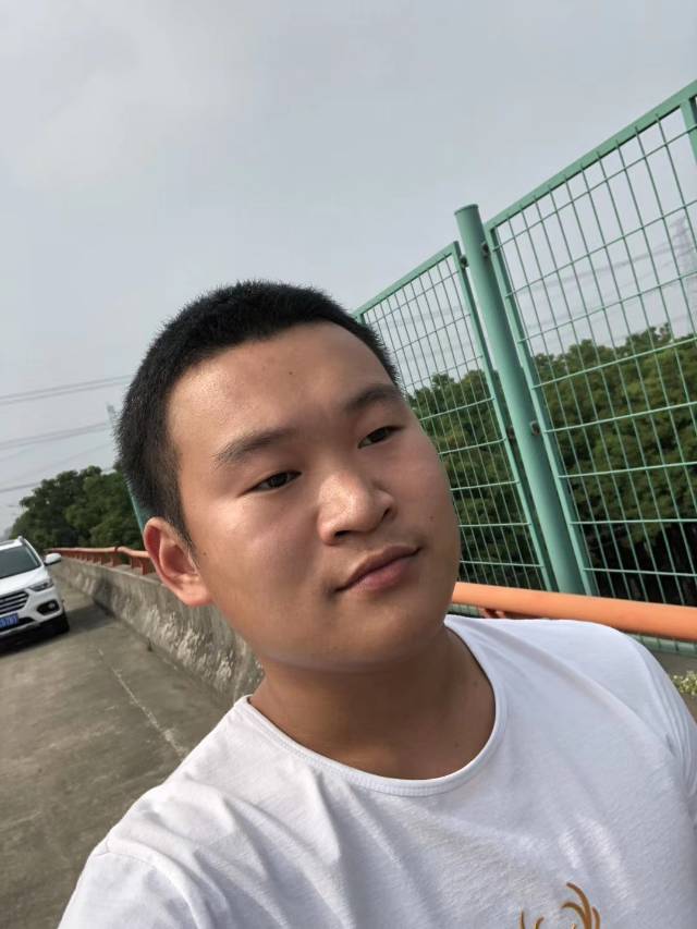 我老公离家出走，请各位帮忙联系联系