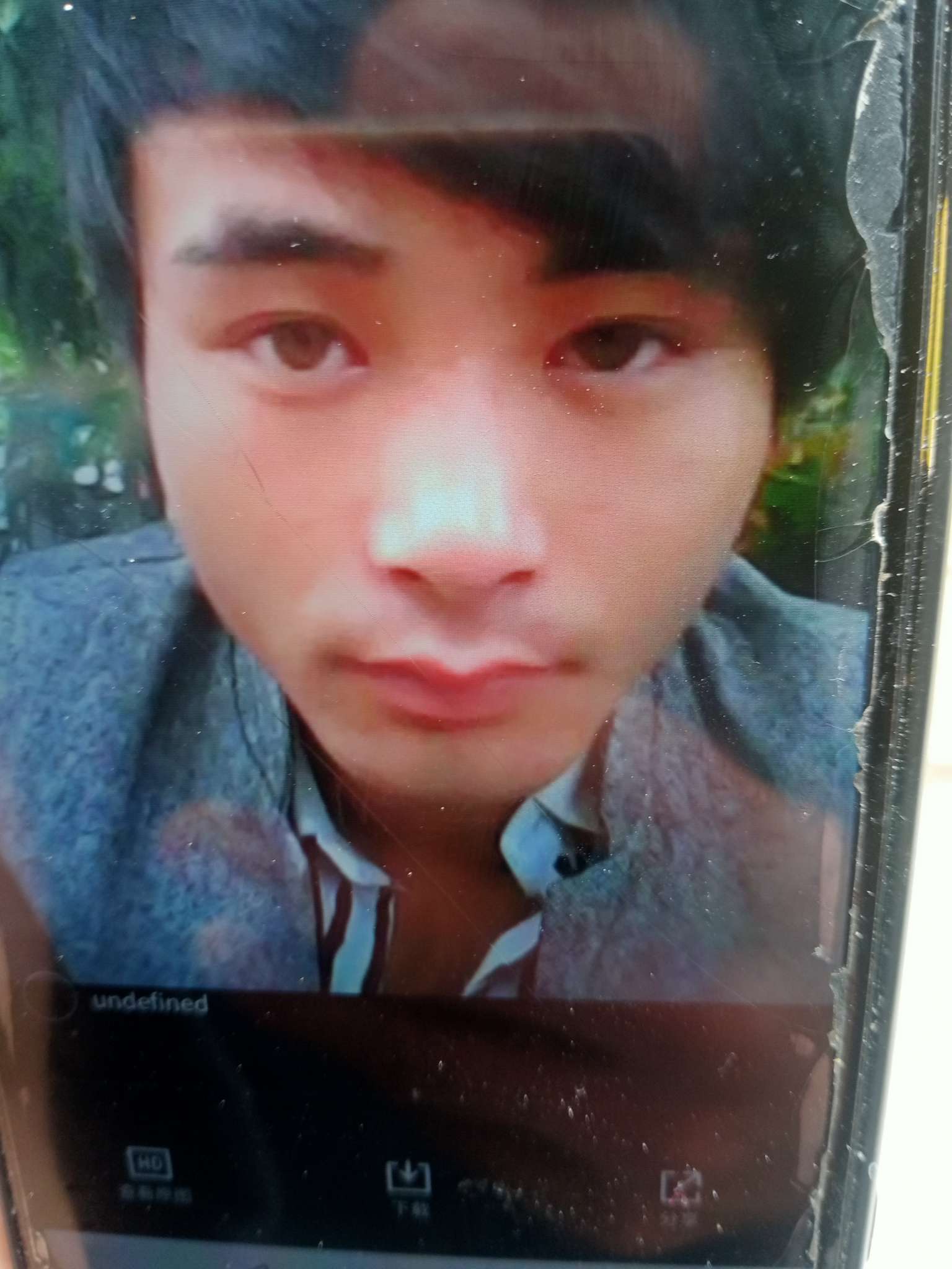 求网上朋友帮帮忙，有认识这个人的联系人