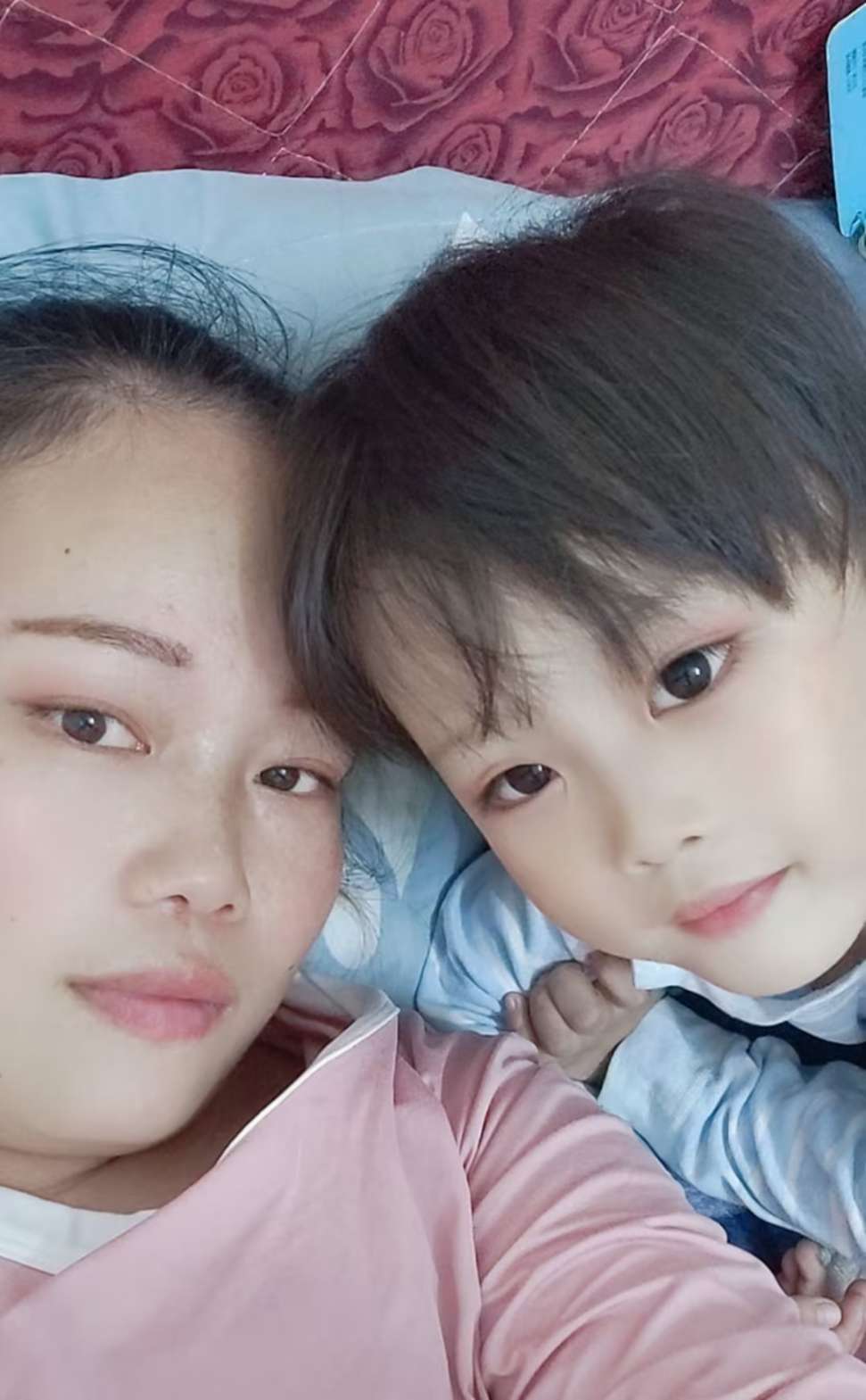 麻烦各位叔叔阿姨兄弟姐妹帮帮忙,要是看到跟我联系下