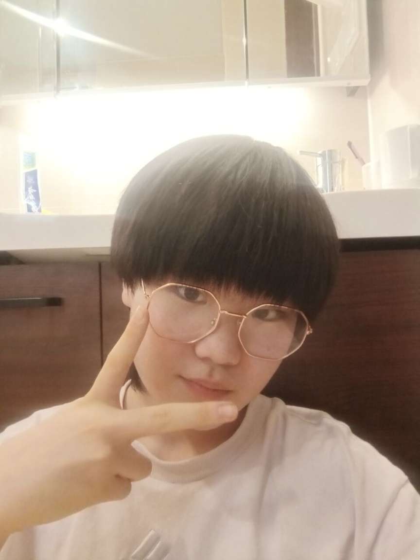 我们虽然是在网上认识的,但是关系非常好,希望大家