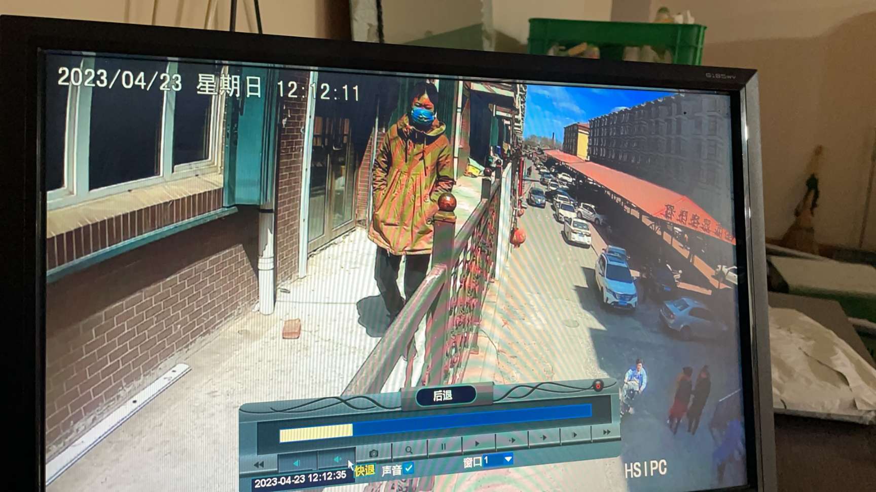 请大家帮帮忙，有抑郁症不爱说话，在外面很危险