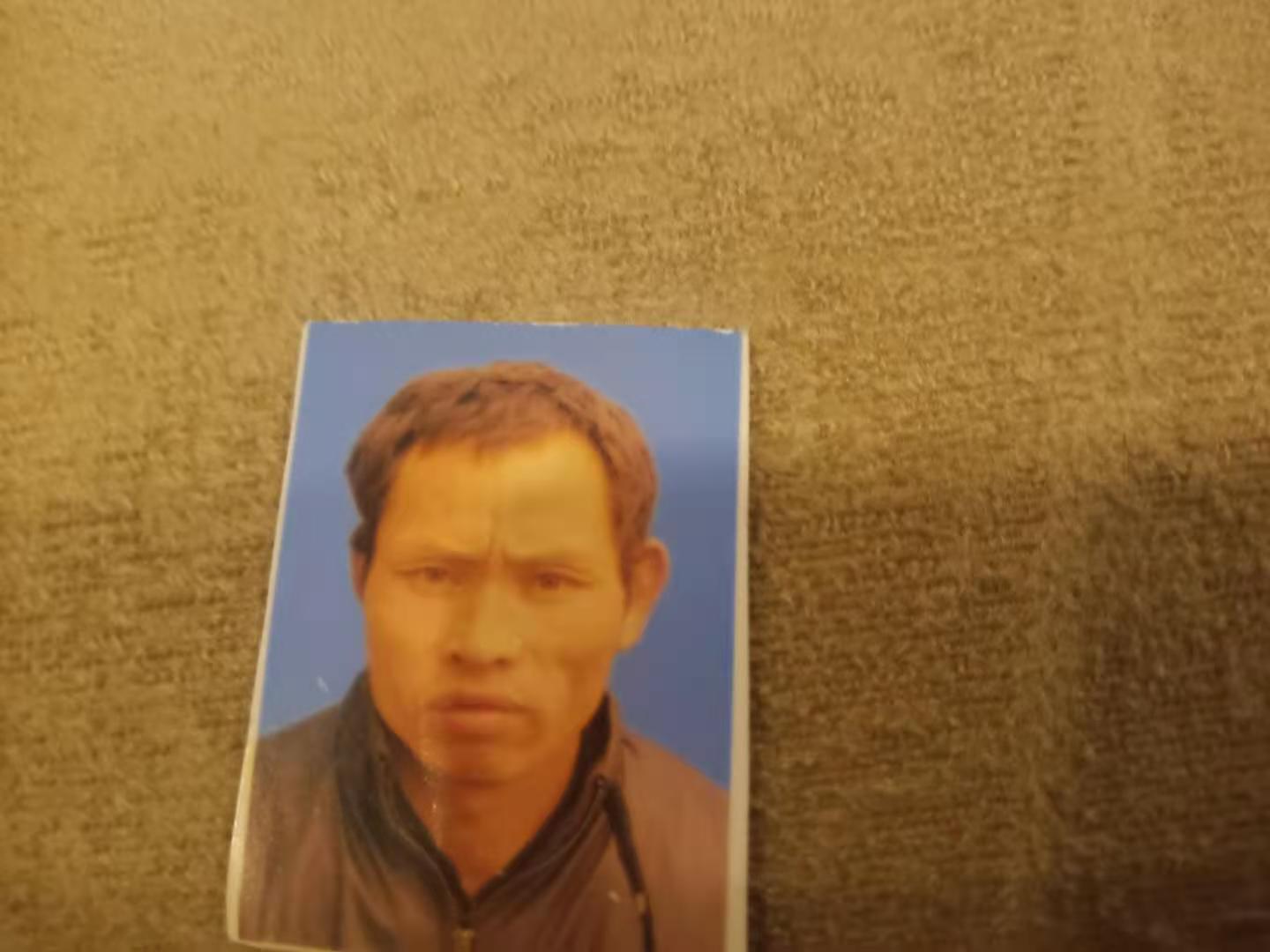 他是我的弟弟，之前得过脑出血，现在有点不正常，2020年11.29上午起了一场大雾。走丢，妄好心人找回