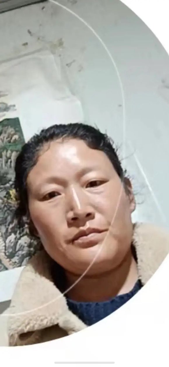 各位朋友们有没有谁见过这人